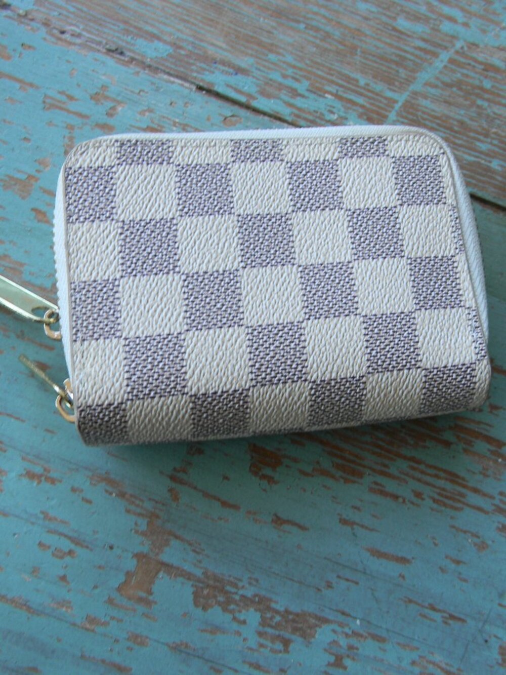 WM'S BOUTIQUE WHITE/GRAY CHECK PLAID ZIP AROUND KEYRING WALLET KEY HOLDER SMALL